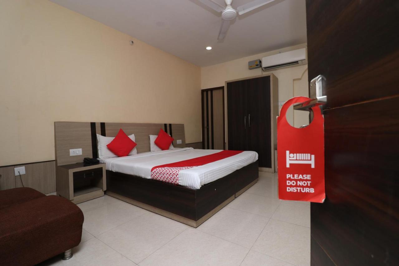 Central 3* Lucknow
