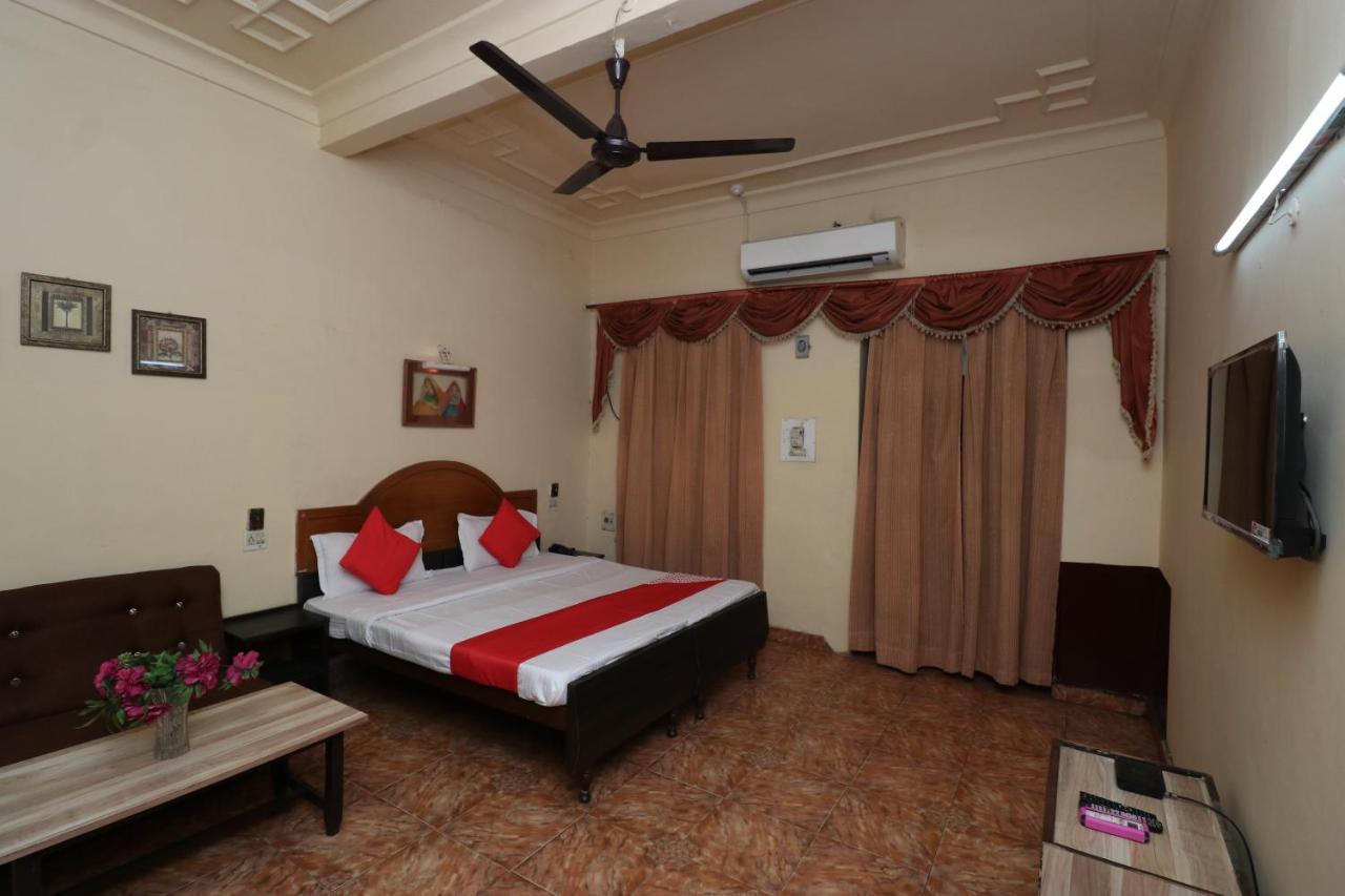 Central 3* Lucknow