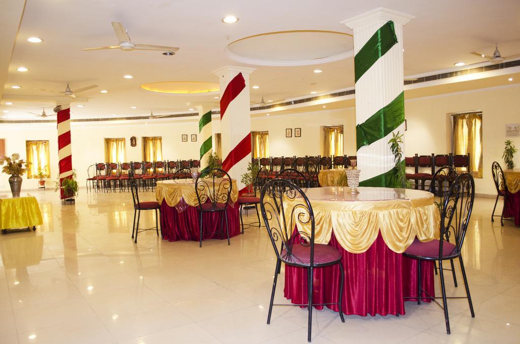 Central Hotel 3*