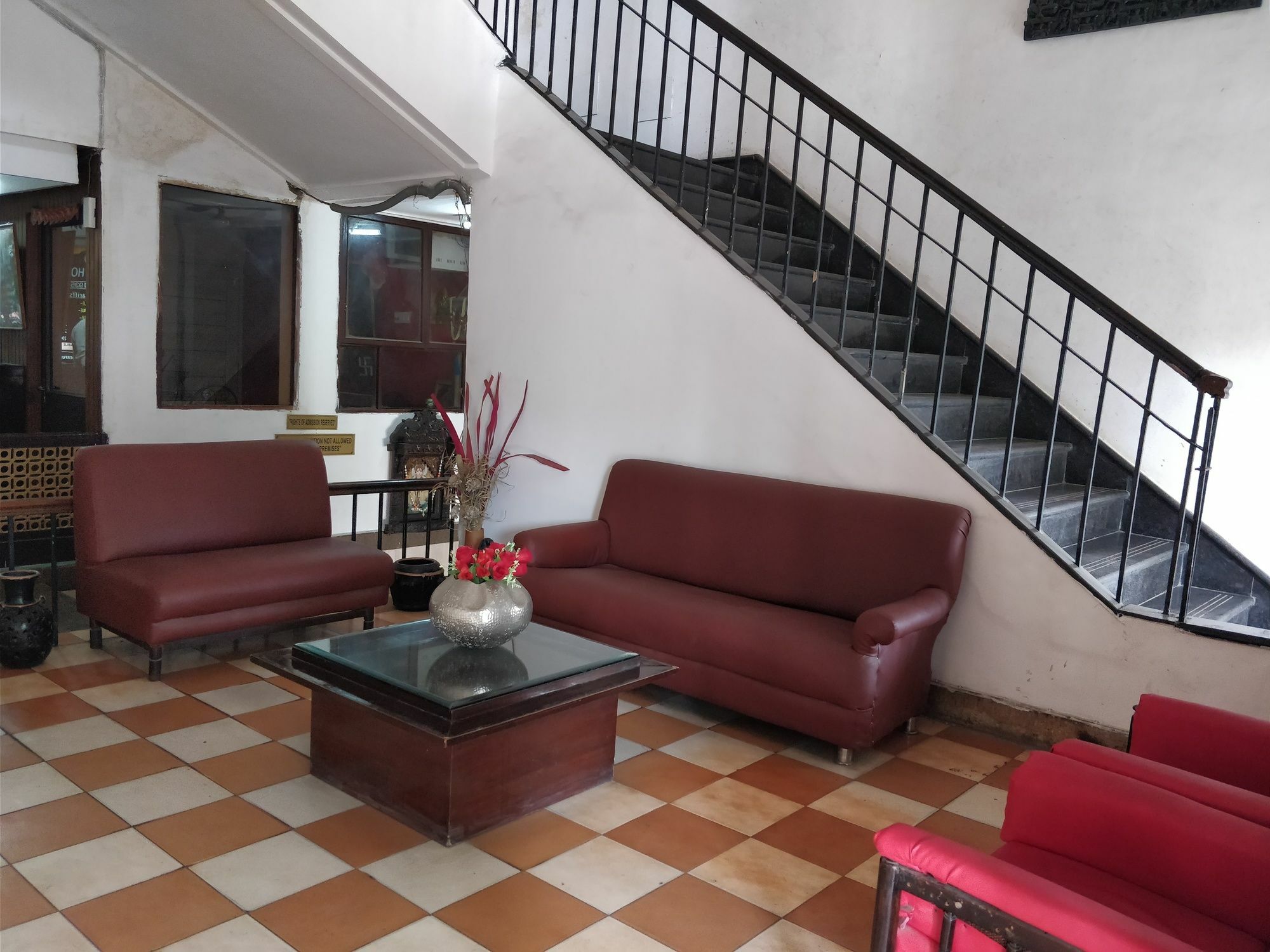 Central 3* Lucknow