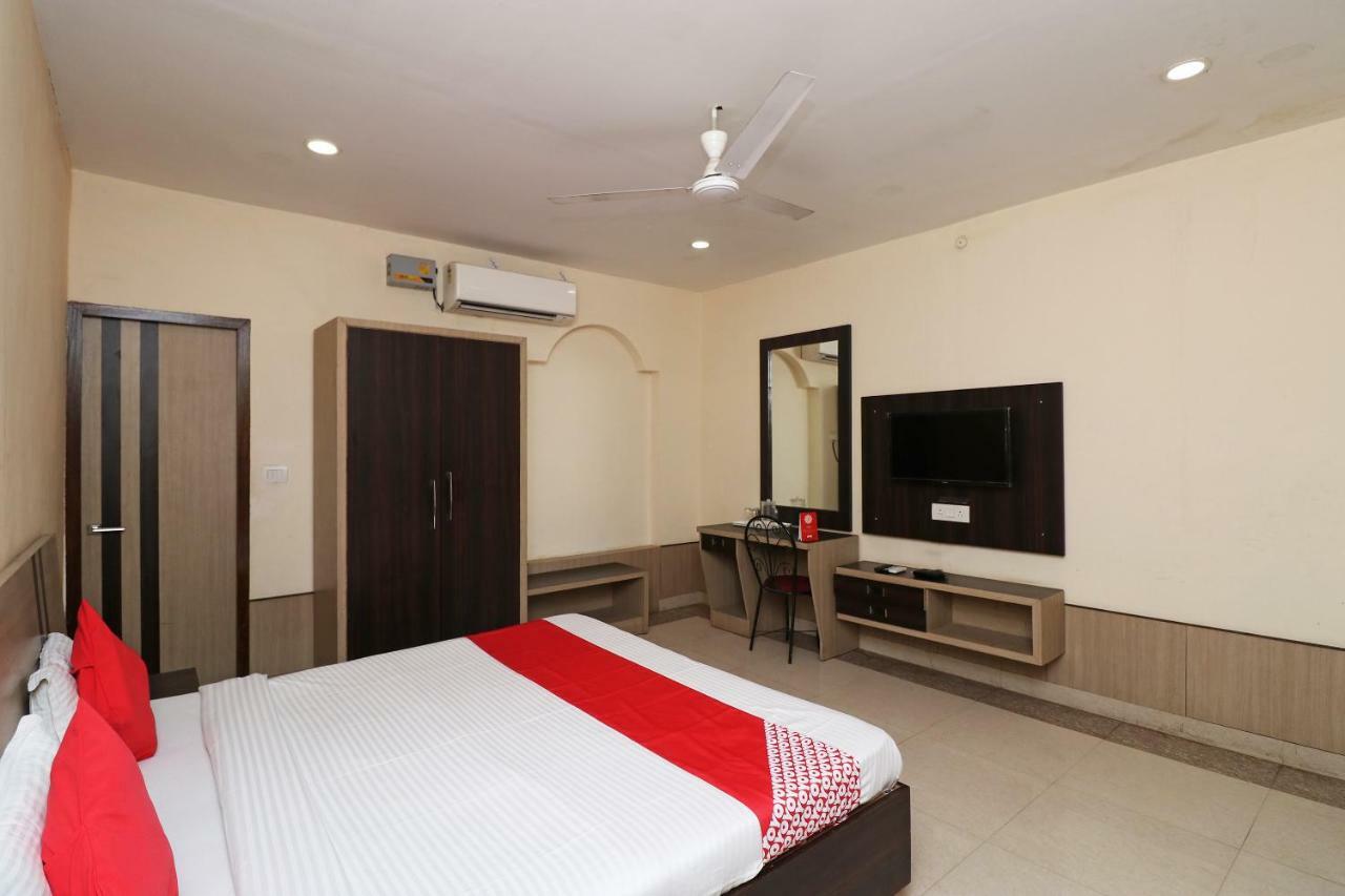 Central 3* Lucknow