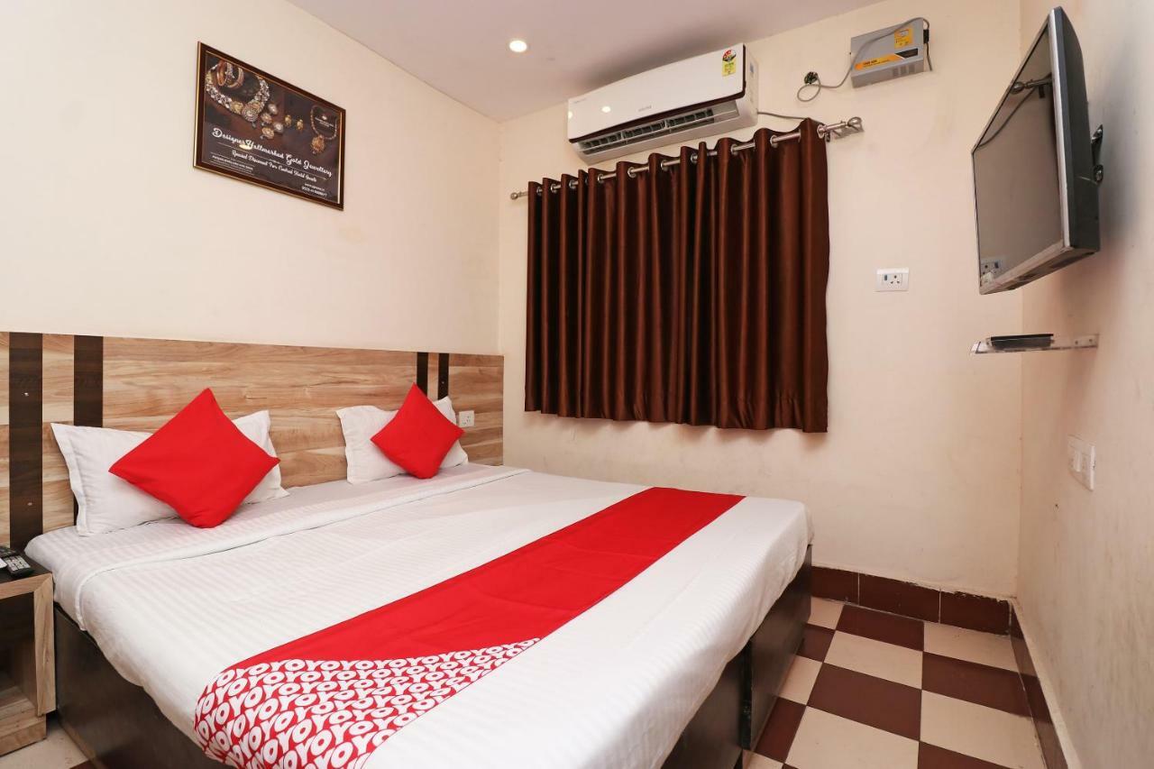 Central 3* Lucknow