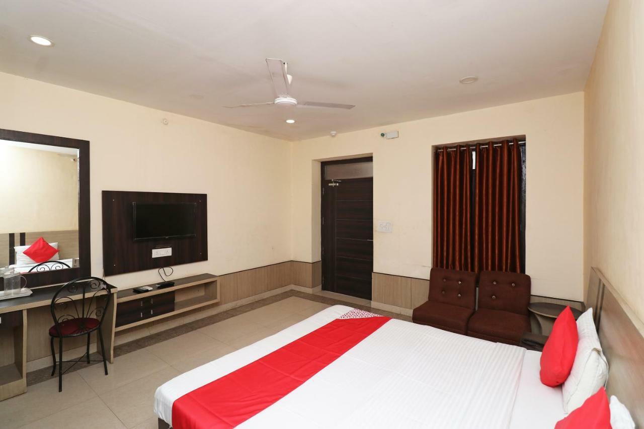 Central Hotel 3*